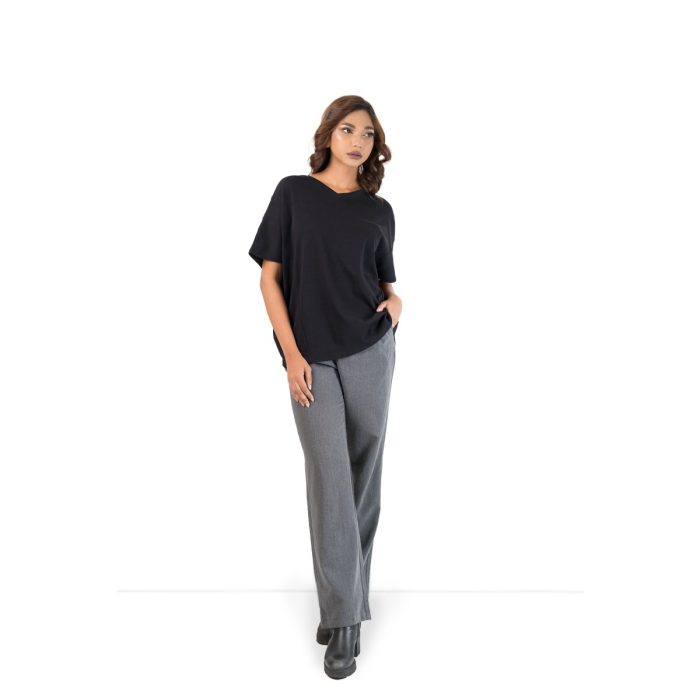 Women’s Black Classic V-Neck Oversized Tee - Image 4