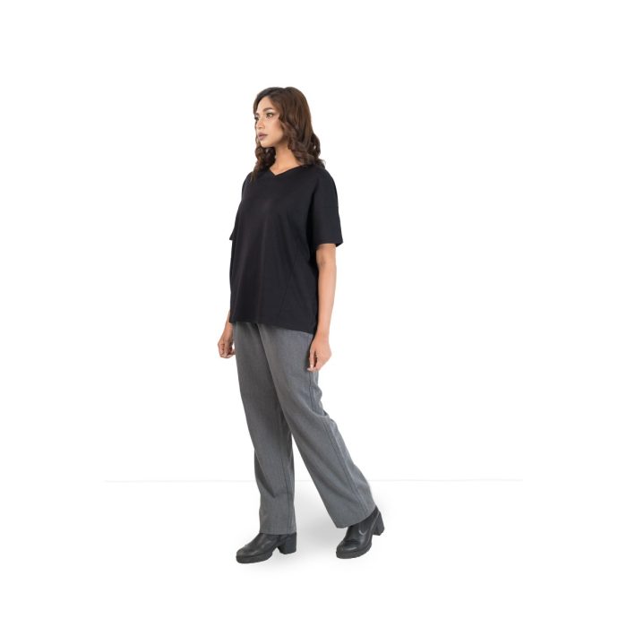 Women’s Black Classic V-Neck Oversized Tee - Image 3